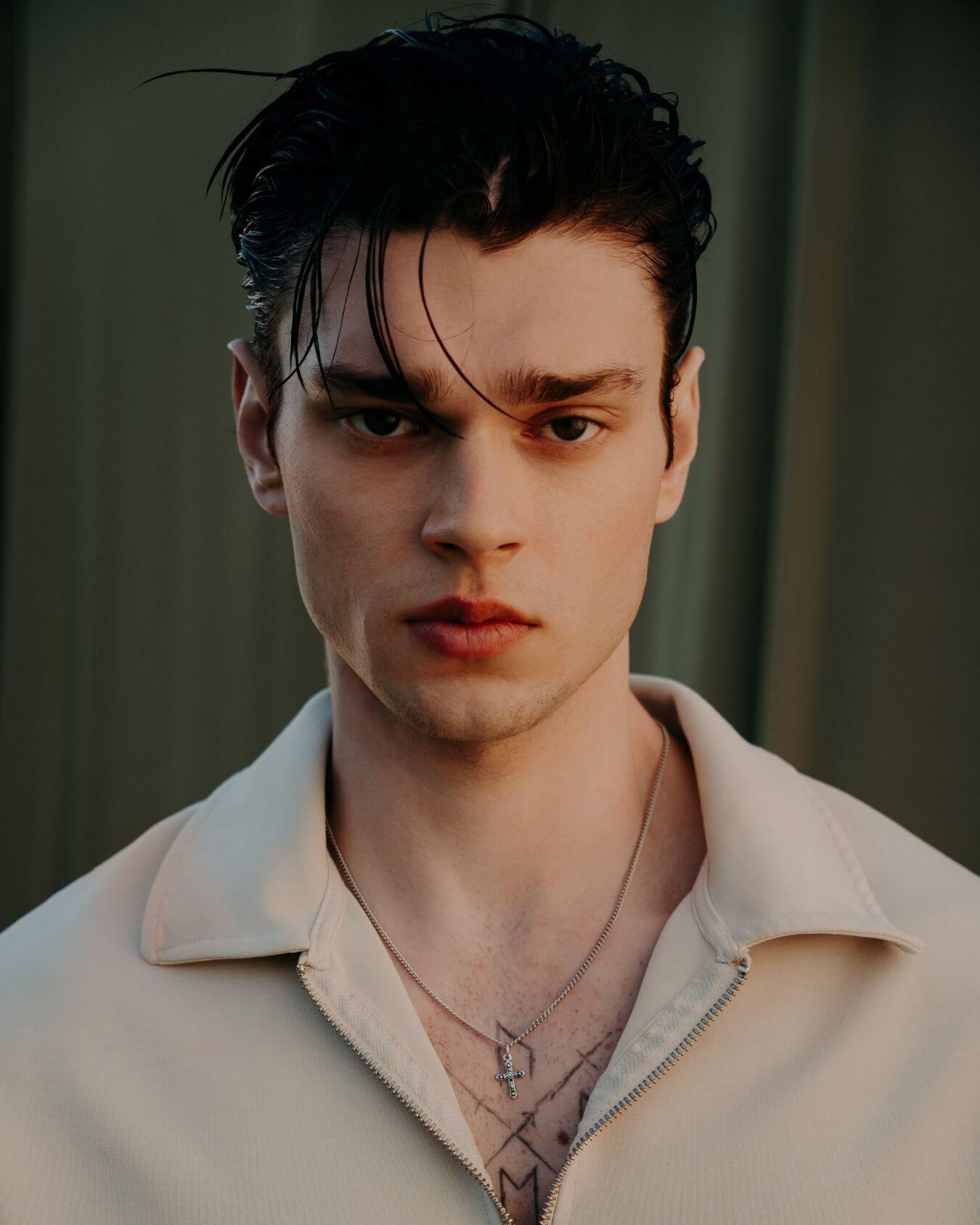 VINTAGE CROSS NECKLACE