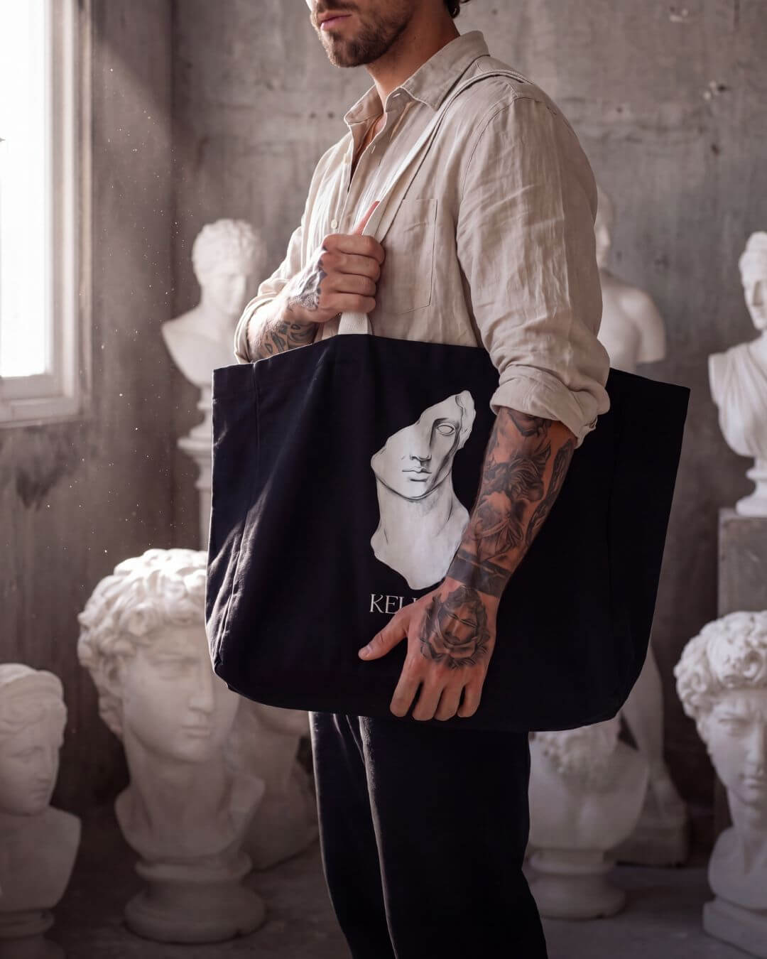 COLLECTOR TOTE BAG