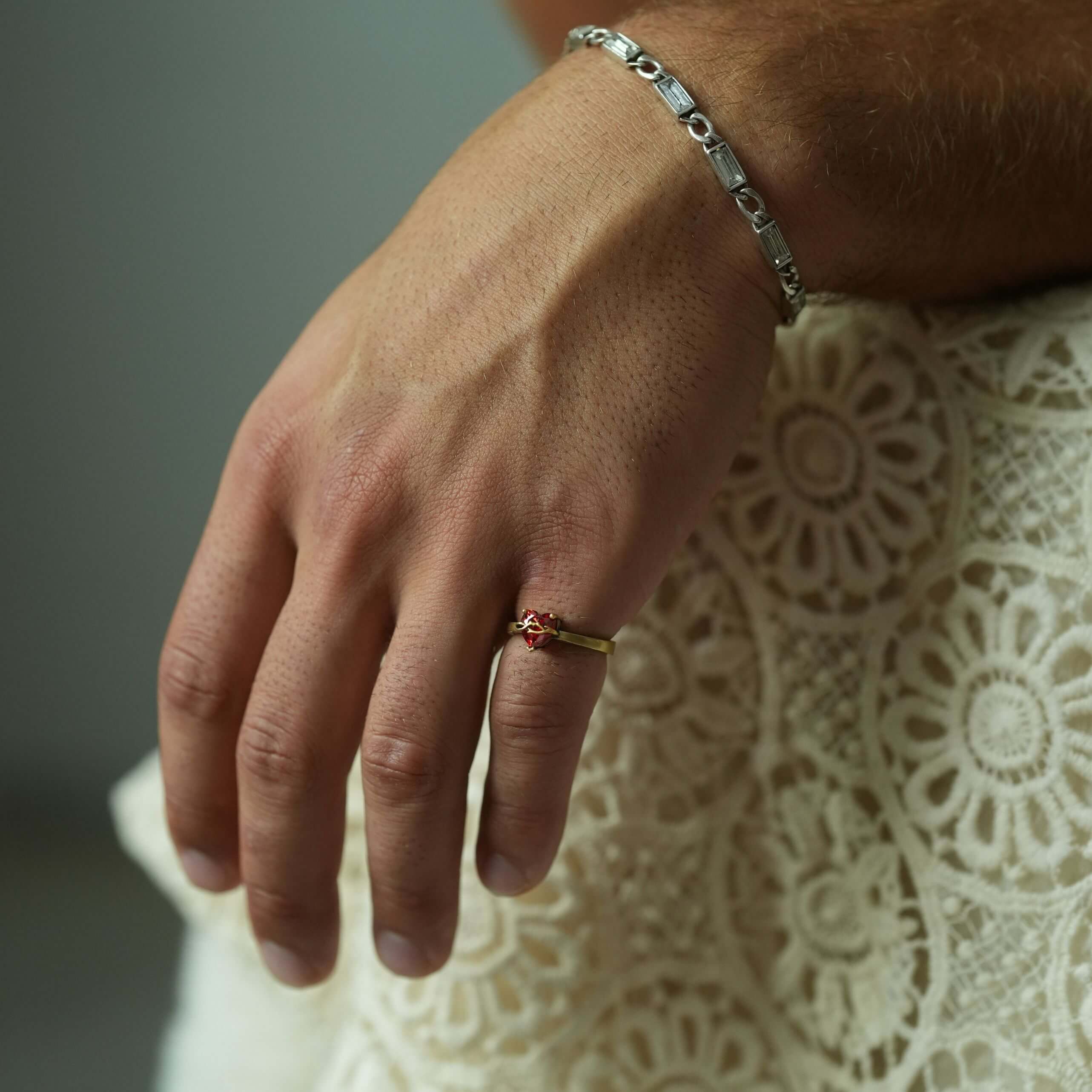 EROS ACANTHA RING