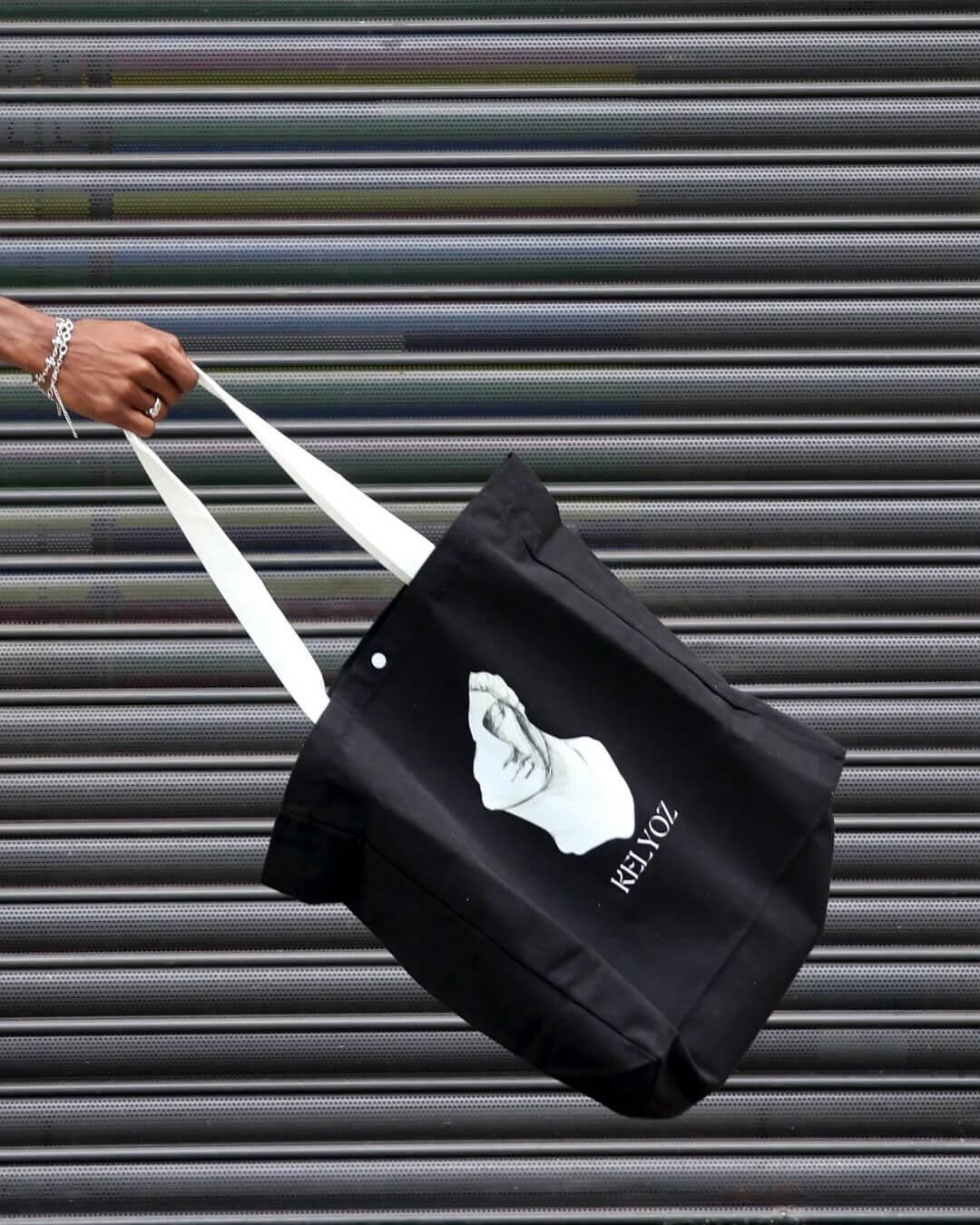 COLLECTOR TOTE BAG